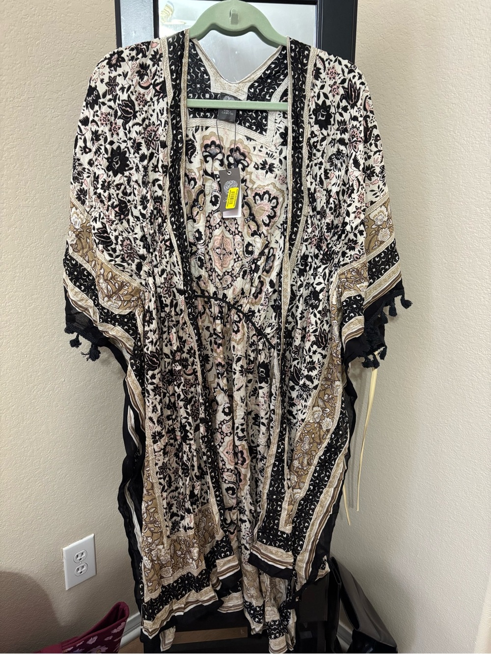 Vince Camuto Black, Cream & Pink Floral Kimono